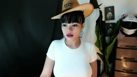 M I A online show from 06.12.26