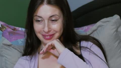 Snapshot of mia_lovi chatting on 01.17.25 mia_lovi online show from 01.17.25