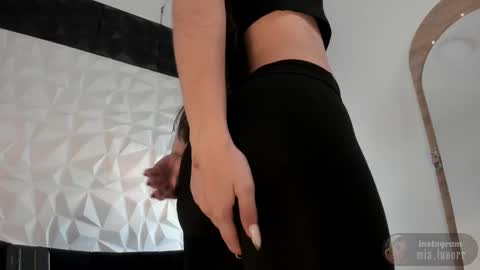 mia_luxor online show from 02.20.26