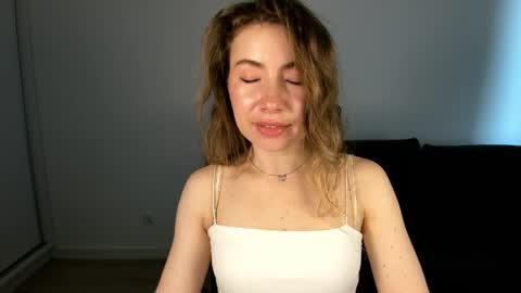 Mia online show from 04.22.26