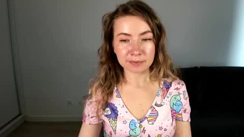 Mia online show from 04.23.26