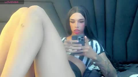 Snapshot of mia_malkova0 chatting on 01.16.25 Mia3 online show from 01.16.25