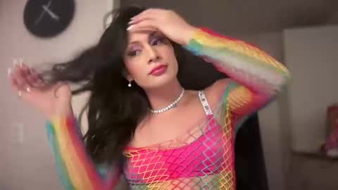 Snapshot of mia_mattel chatting on 12.14.24          333 online show from 12.14.24