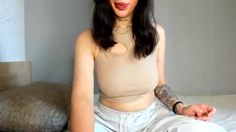 Mia online show from 06.17.26
