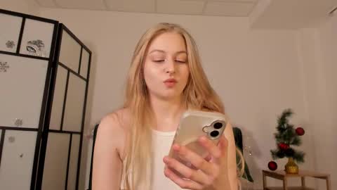 Mia here Appreciate your support online show from 12.18.25