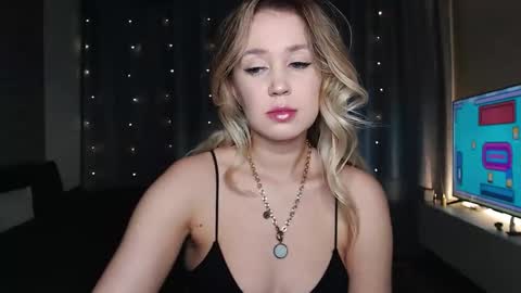 Snapshot of mia_meww chatting on 02.04.26 Mia online show from 02.04.26