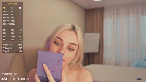 mia_milagros online show from 01.08.25