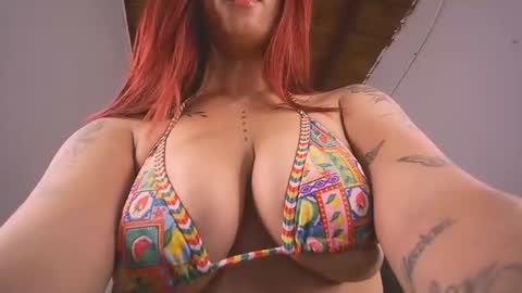 Snapshot of mia_millers2311 chatting on 06.25.26 mia independent model online show from 06.25.26