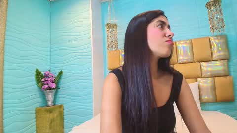 mia montess online show from 10.14.25