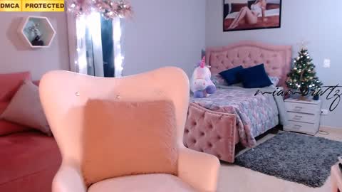 Mia online show from 12.13.24