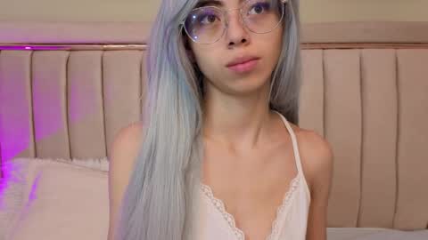 Mia online show from 04.23.26