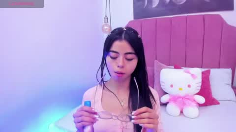Mia online show from 06.10.26