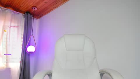 Snapshot of mia_nevaeh chatting on 08.08.26 Mia Nevaeh - follow me online show from 08.08.26