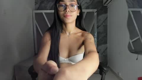 mia_petiteht online show from 04.09.26