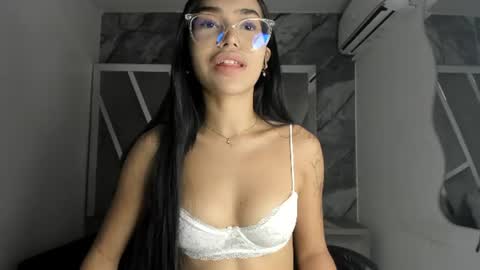 Snapshot of mia_petiteht chatting on 07.01.26 mia_petiteht online show from 07.01.26