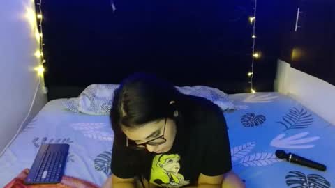 Mia  online show from 02.28.25