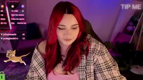 Snapshot of mia_r0ss chatting on 07.22.26 Mia online show from 07.22.26
