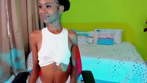Snapshot of mia_rissi chatting on 10.28.25 Mia online show from 10.28.25