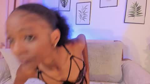 Snapshot of mia_rissi chatting on 11.25.25 Mia online show from 11.25.25
