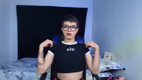 Snapshot of mia_roos13 chatting on 10.31.25 mia_roos13 online show from 10.31.25