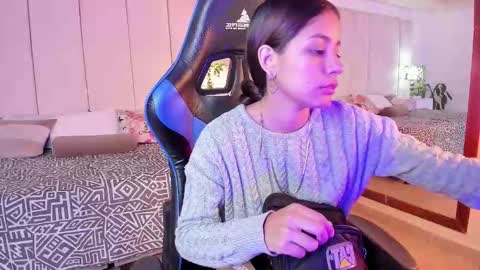 mia rousse25 online show from 12.15.25