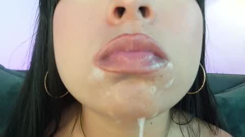 Mia online show from 05.08.26