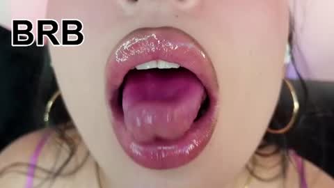Mia online show from 07.06.26