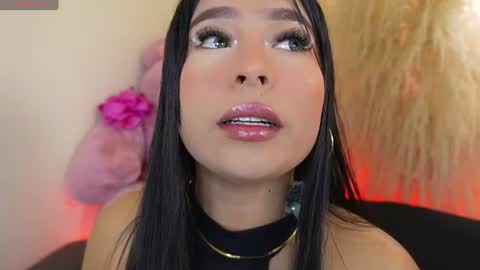 Mia online show from 08.05.26