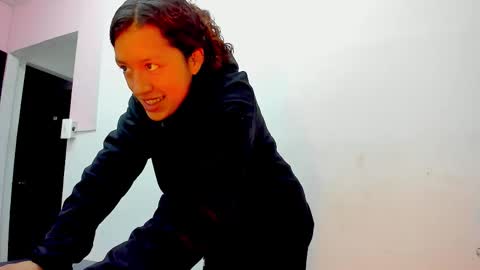 Mia . online show from 01.06.26