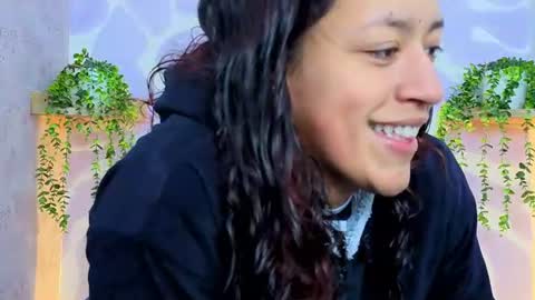 Mia . online show from 06.12.26