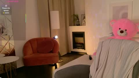 Mia online show from 05.08.26