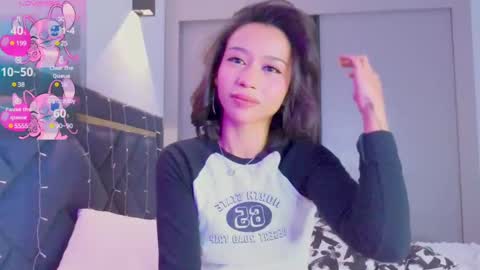 Snapshot of mia_sirenia chatting on 03.02.25 Mia online show from 03.02.25