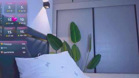 Snapshot of mia_sirenia chatting on 10.29.25 Mia online show from 10.29.25