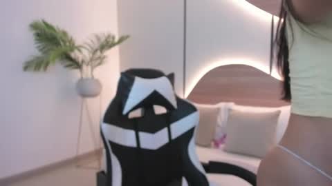 M I A online show from 06.25.26