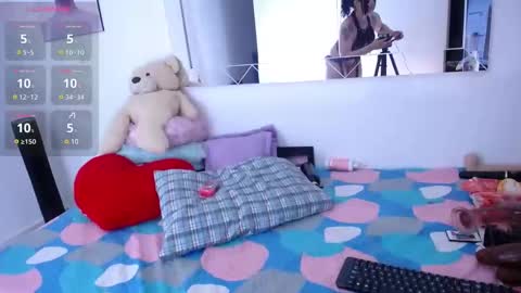 Mia  online show from 02.09.25