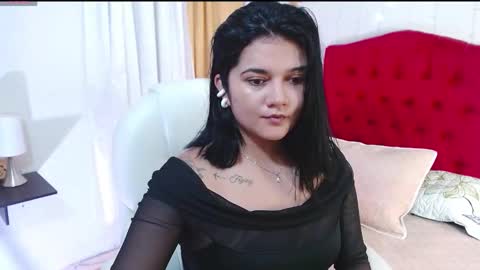 Mia  online show from 09.09.25