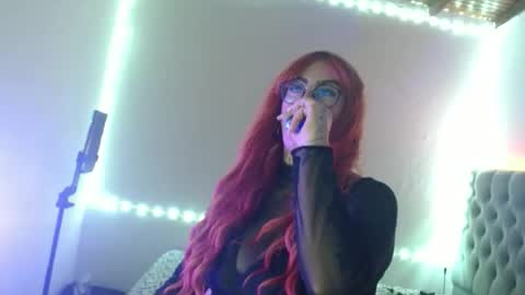 MIA VANTT online show from 03.06.26