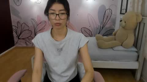 Snapshot of mia_vanucci chatting on 02.02.25 Mia Vanucci online show from 02.02.25