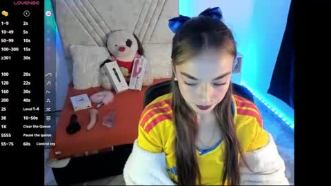 Mia Victoria online show from 07.21.26