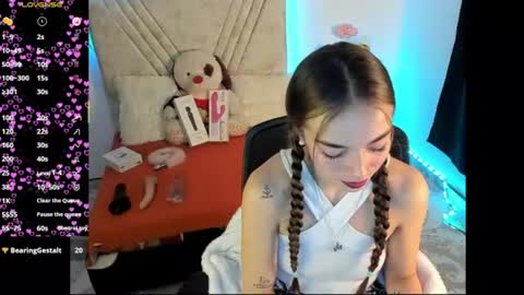 Mia Victoria online show from 07.24.26