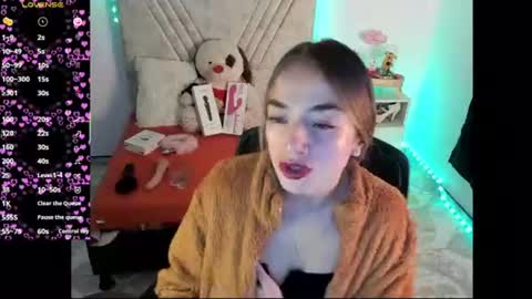 Mia Victoria online show from 07.28.26