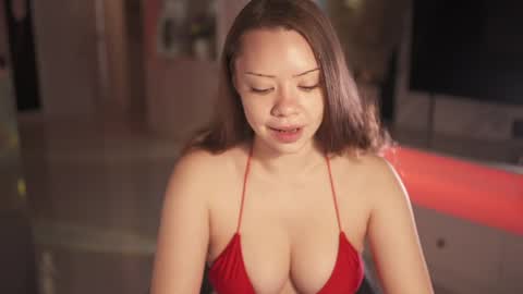 VixenMia online show from 05.17.26