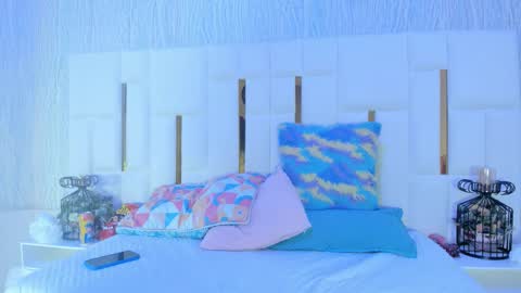 Snapshot of mia_vy chatting on 11.03.25 mia_vy online show from 11.03.25