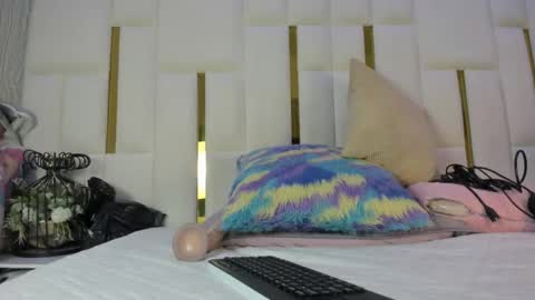 mia_vy online show from 03.23.26