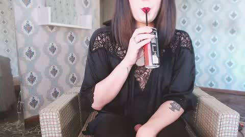 Snapshot of mia_wallase chatting on 05.15.26 mia_wallase online show from 05.15.26
