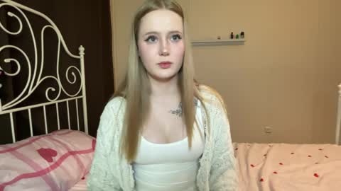 mia_wellis online show from 04.22.26