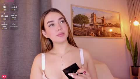 Snapshot of mia_white11 chatting on 02.14.25 Mia White online show from 02.14.25