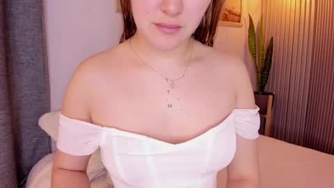 Snapshot of mia_white11 chatting on 02.24.25 Mia White online show from 02.24.25