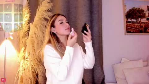 Snapshot of mia_white11 chatting on 09.17.25 Mia White online show from 09.17.25