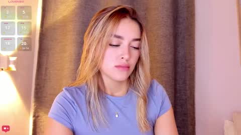 Snapshot of mia_white11 chatting on 10.09.25 Mia White online show from 10.09.25